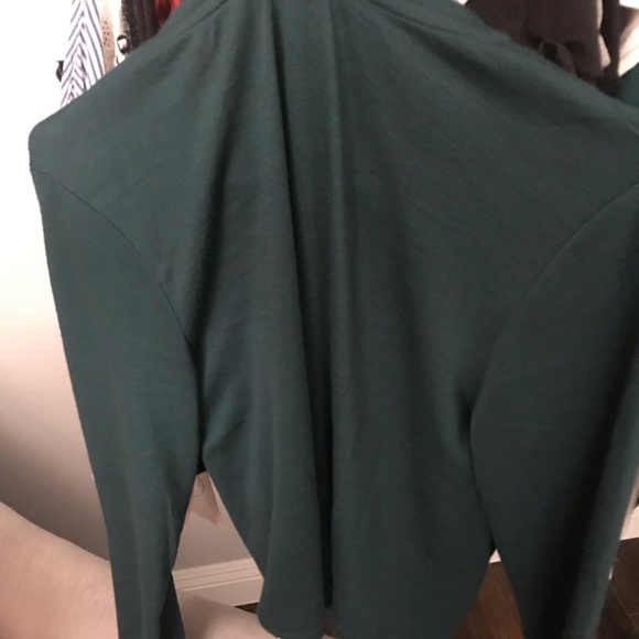 Crop teel long sleeve with a twist in the front - Picture 2 of 2